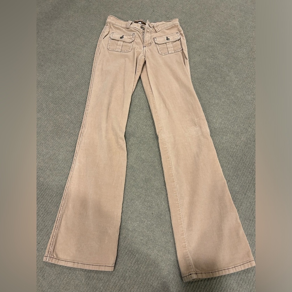 Bella Dahl ivory boot cut corduroy jeans. Brown stitching. Size 27